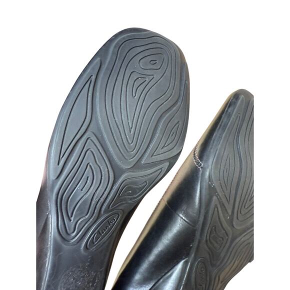 "CLARKS" Artisian Women's Black Wedge Slip On Leather Shoes SZ 8.5 Office MINT! - Picture 7 of 11